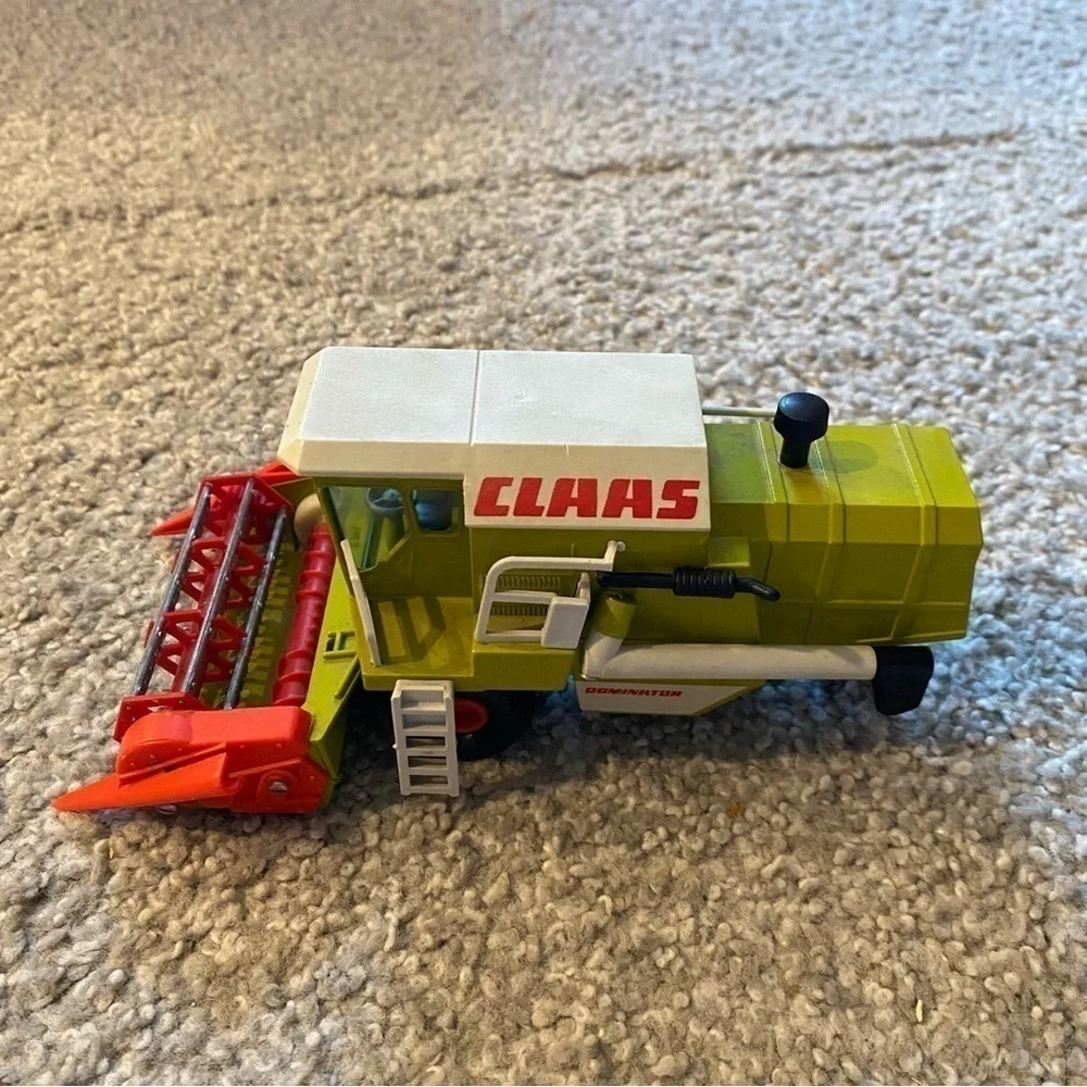 Vintage box green claas